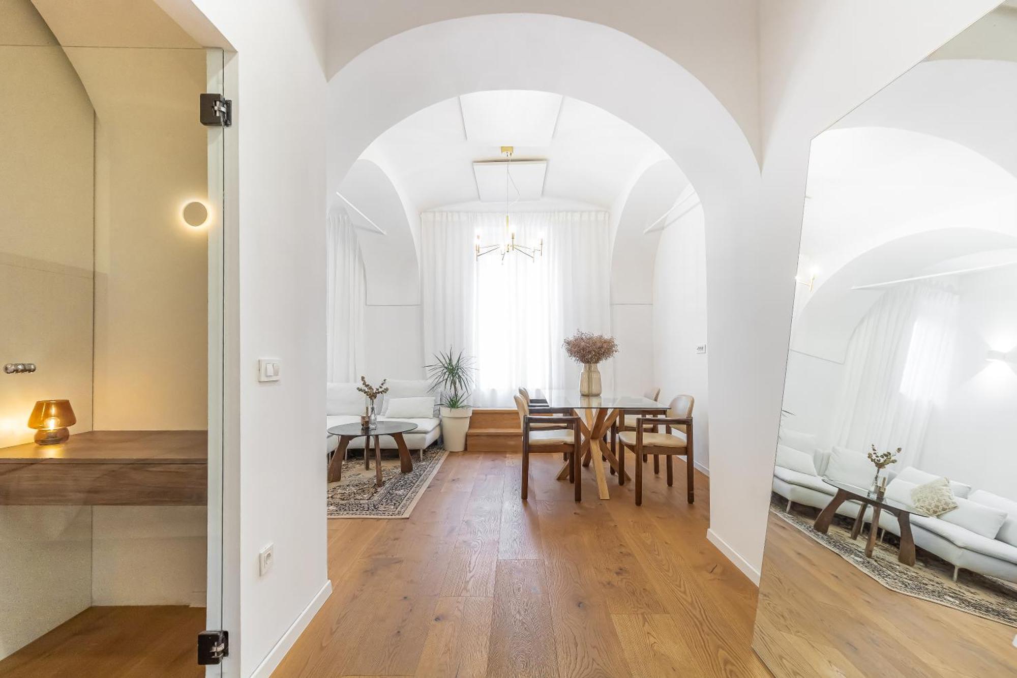 Mona Apartment